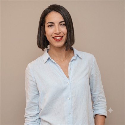Manel- Sophia Larbi